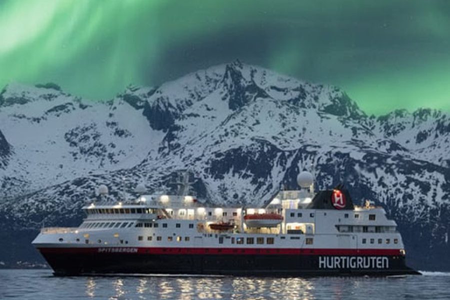 Hurtigruten northern lights cruise