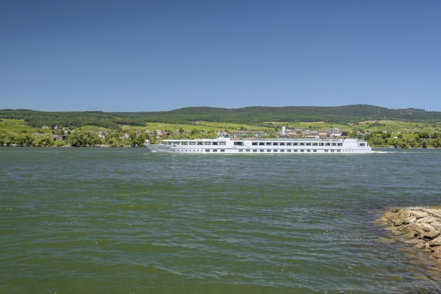 AMS to BER - Croisi - MS-Victor-Hugo-Rhin-Danube-profil05-CroisiEurope-Paul Hilbert-ORIGINAL