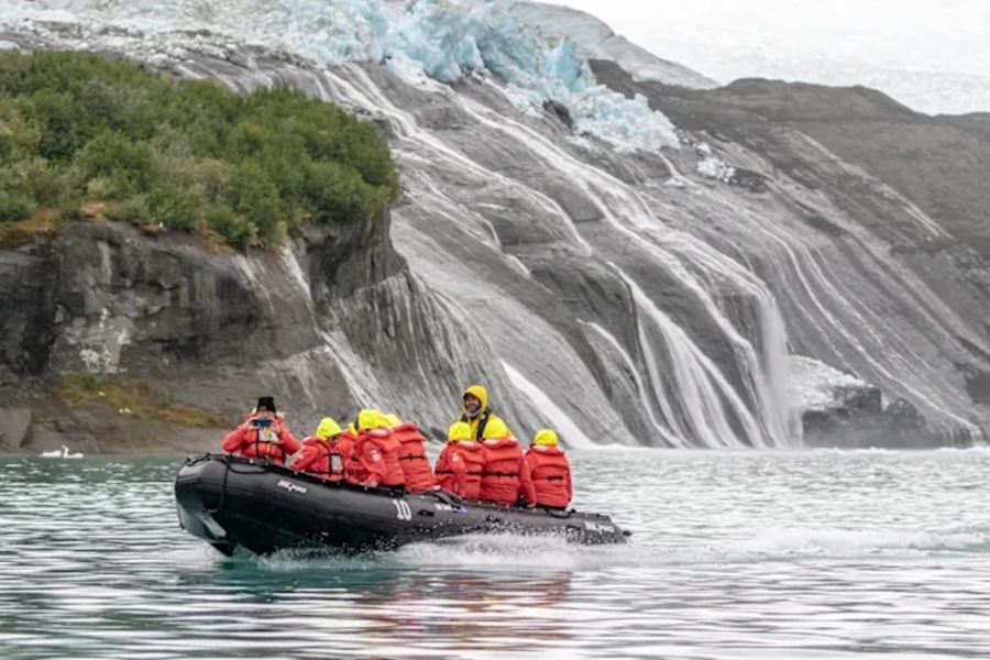 Alaska and British Columbia – Inside Passage Alaska_Icy_Bay_HGR_165121_Photo_Oscar_Farrera.jpg copy