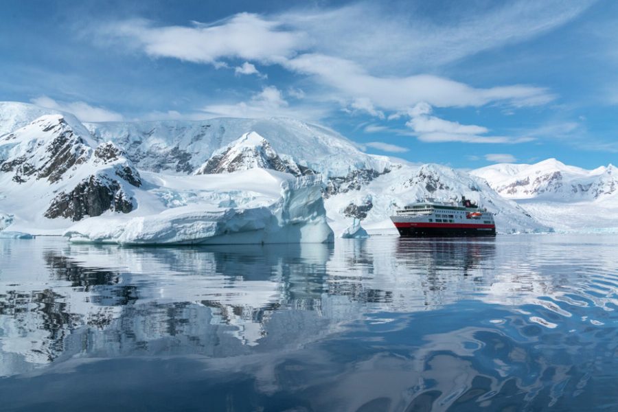 Almirante-Brown-Antarctica-HGR-158330_1920-Photo_Yuri_Matisse_Choufour