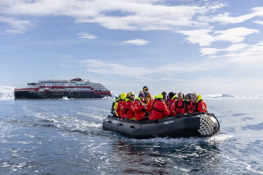 Antarctica_Fournier_Bay_HGR_166549_1080_Photo_Oscar_Farrera