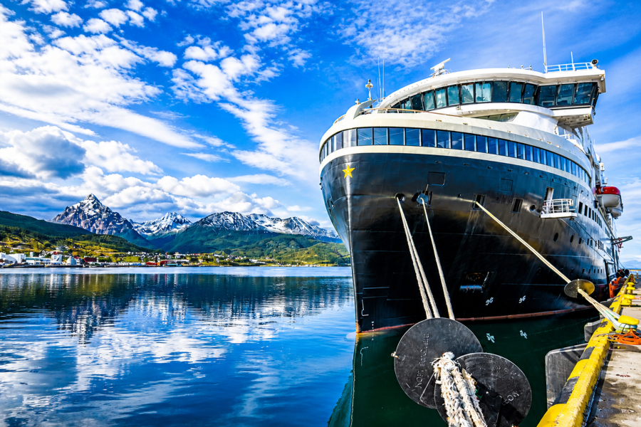 Argentina - Ushuaia - MS Roald Amundsen - HX