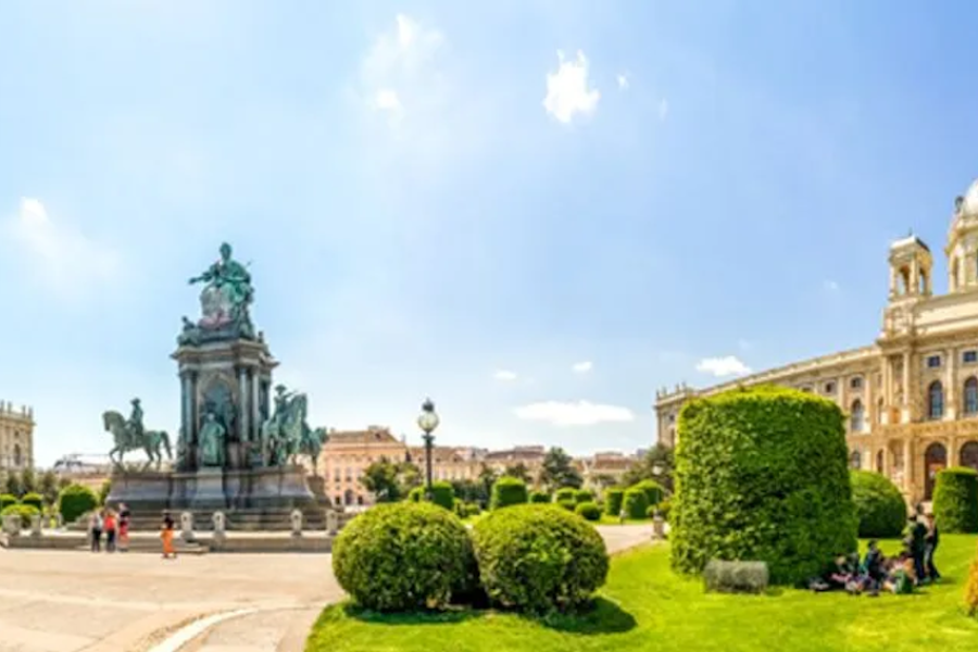 Blue Danube to the Black Sea autriche-danube-vienne-croisieurope-vignette-vbv-be-shutterstock copy