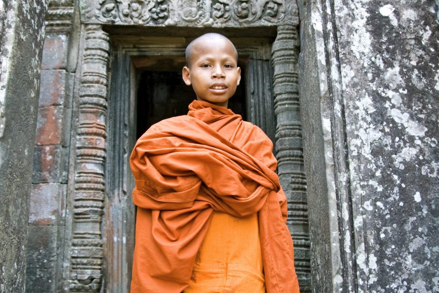 Jeunes novices au Bayon.