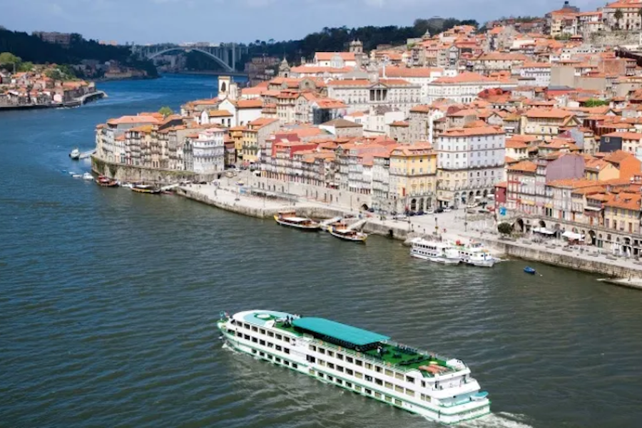 Douro - Portugal and Spain - portugal-douro-porto-paysage-bateau-navigation-croisieurope copy