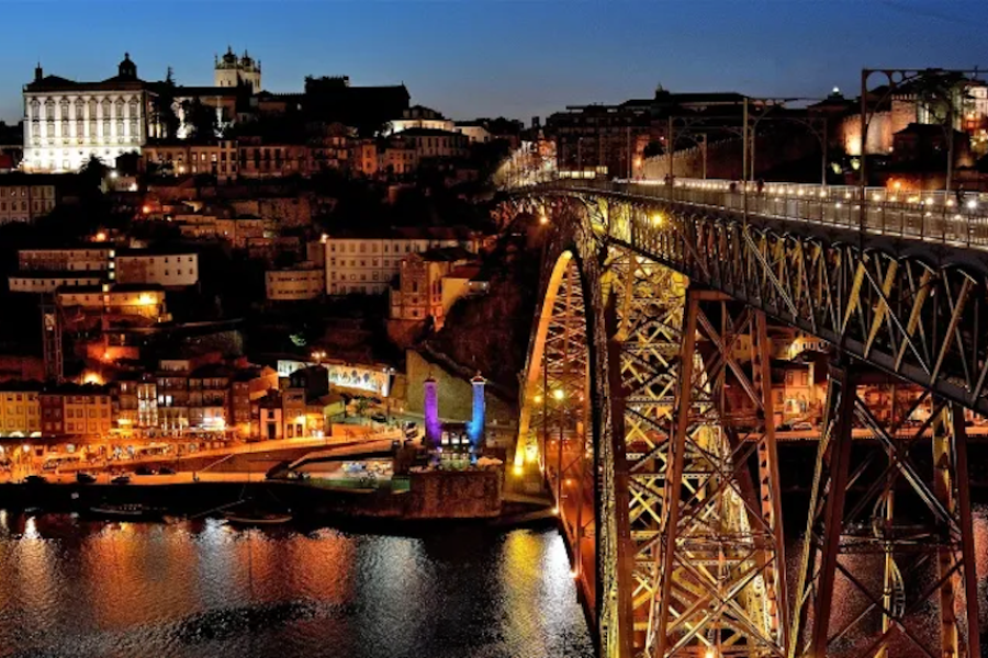 Douro with Lisbon - croisieurope_douro_porto_bynight-stephane-pfleger copy