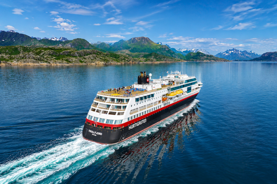 Hurtigruten Savour the Lights - MS Trollfjord