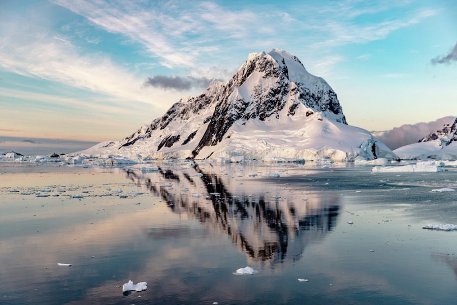 Lemaire-Channel-Antarctica-HGR-153727_1920-Photo_Oscar_Farrera