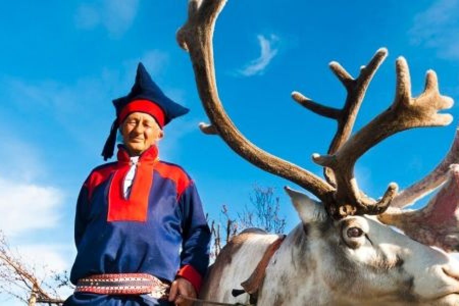 day-6_sami-and-his-reindeer-in-north-cape---2011-08-21